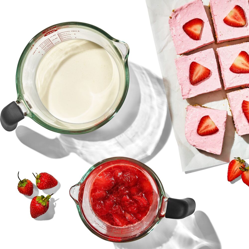 2-Cup and 4-Cup Glass Measuring Cup Set M1