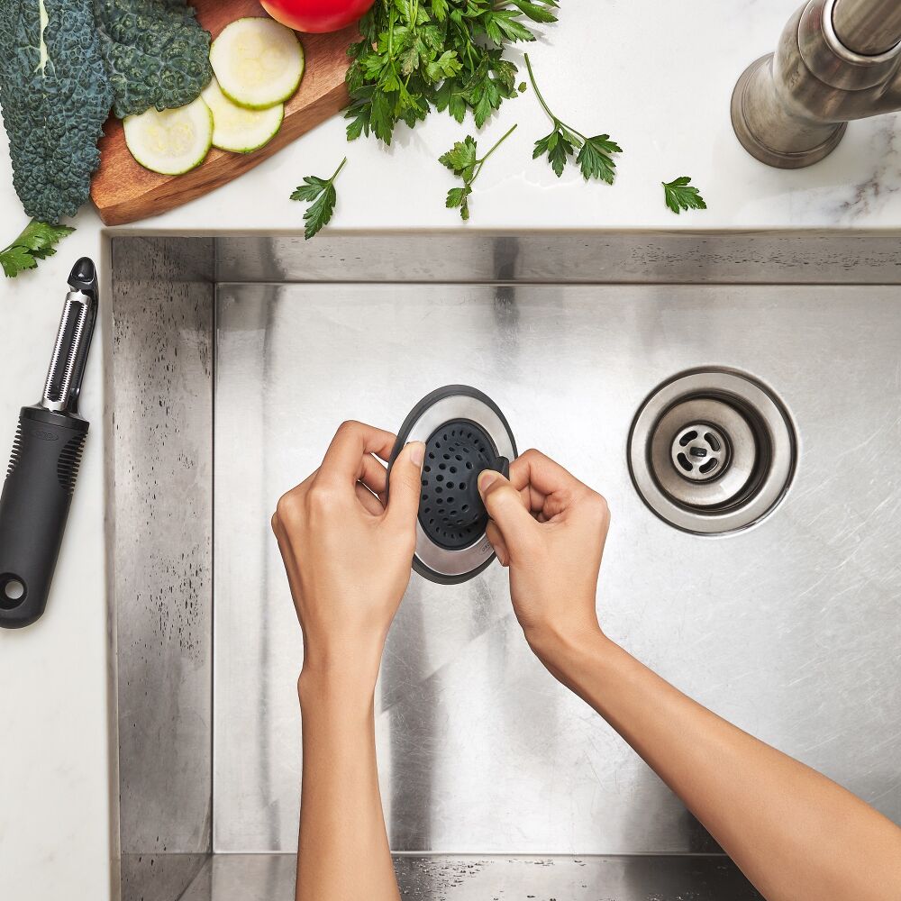OXO Good Grips 2-In-1 Sink Strainer & Stopper Tray Pack C8