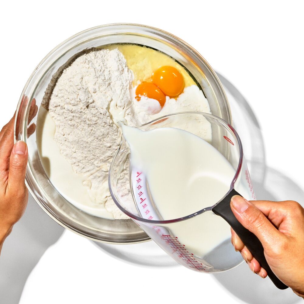 4-Cup Angled Measuring Cup W0