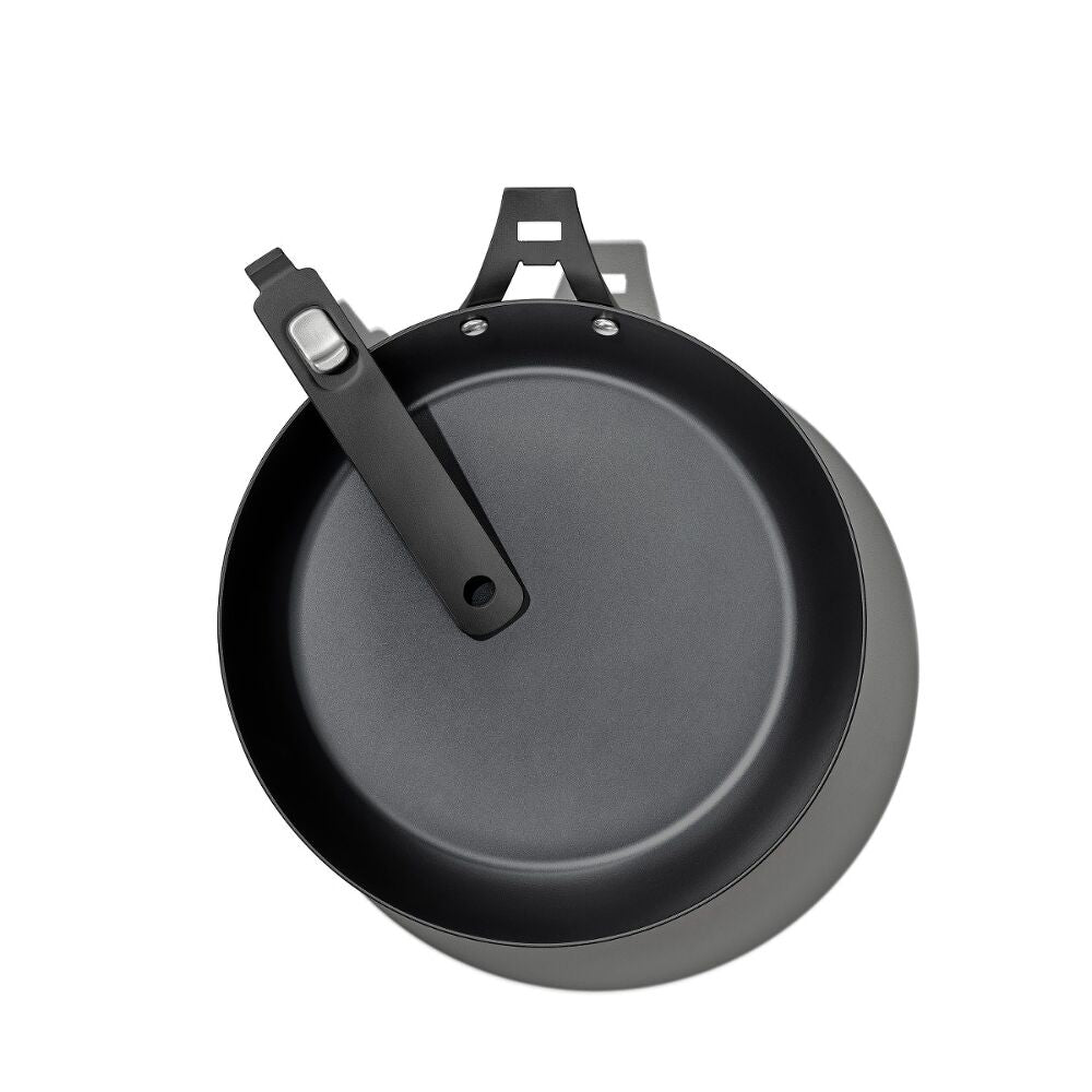 Carbon Steel With Removable Handle 10in Pan D6