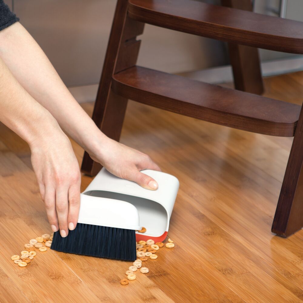 Compact Dustpan & Brush Set R6