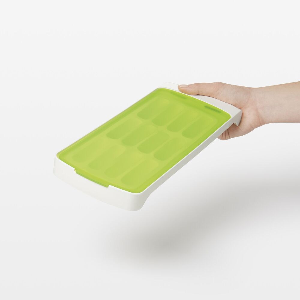 No-Spill Ice Stick Tray C1