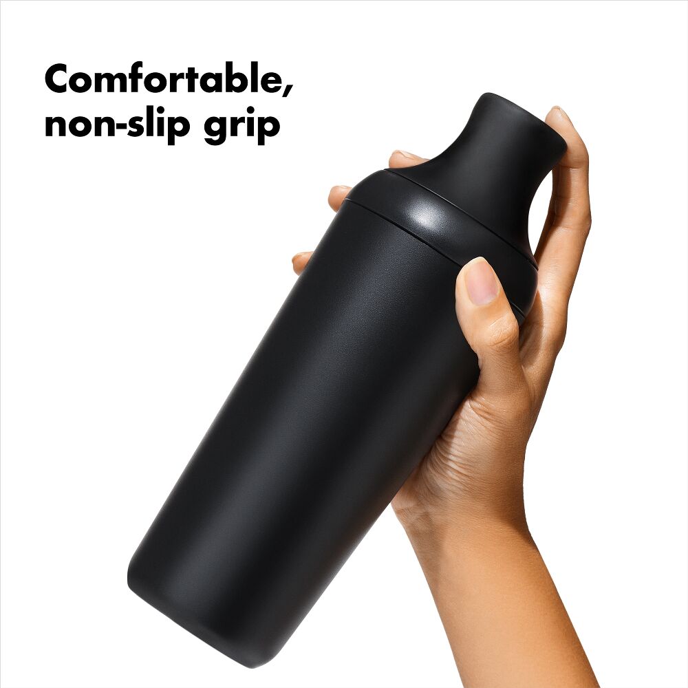OXO Good Grips Plastic Cocktail Shaker- 20 oz/590 mL capacity O0
