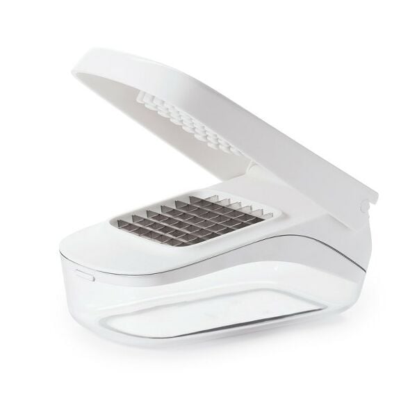 Vegetable Chopper with Easy-Pour Opening C6